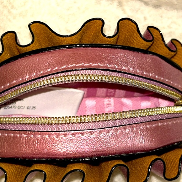 Beautiful Shell Coin Pouch - Picture 5 of 6